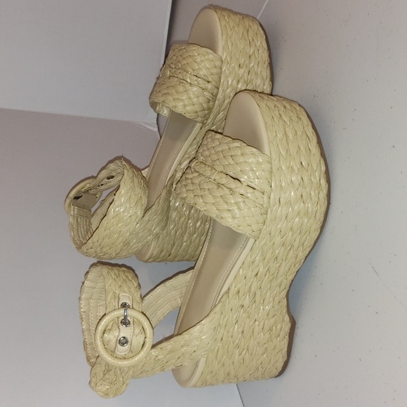 MARC FISHER  Womens Beige Platform Ankle strapped sandal size 8 and 1/2 - Picture 1 of 11